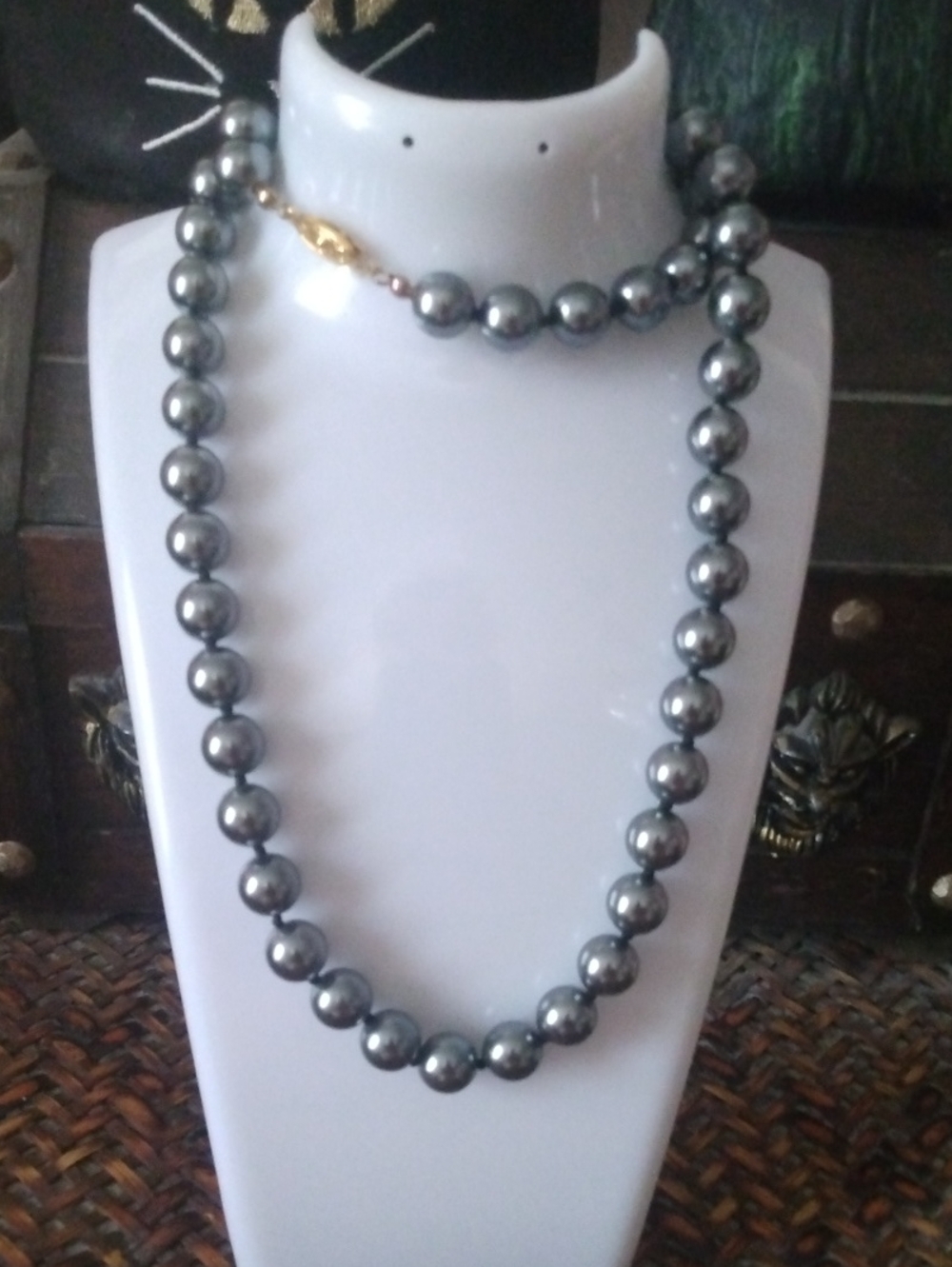 Elegant Hematite Pearl Necklace - Classic Women's Jewelry Vintage